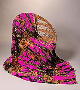 The Woods" Camouflage Camo Light Weight Licensed Cashmere Fleece Throw Blanket (Hi Vis Pink)