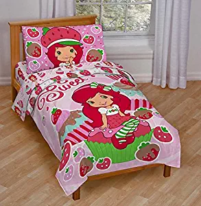 Jay Franco Strawberry Shortcake Sweet Cupcake Toddler Bed Set